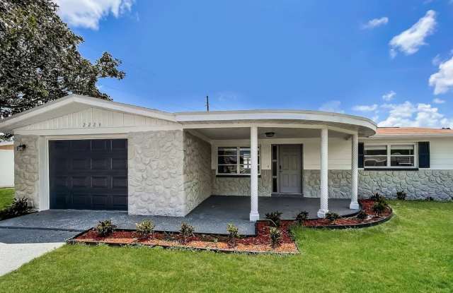 2223 Maureen Dr photos photos