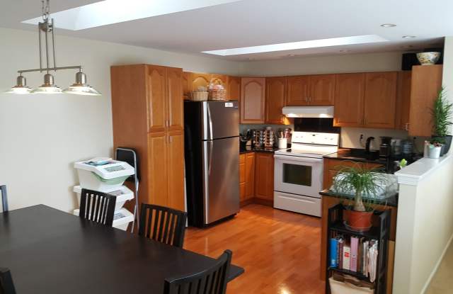 Comfortable City Living! - 508 24th Avenue South, Seattle, WA 98144