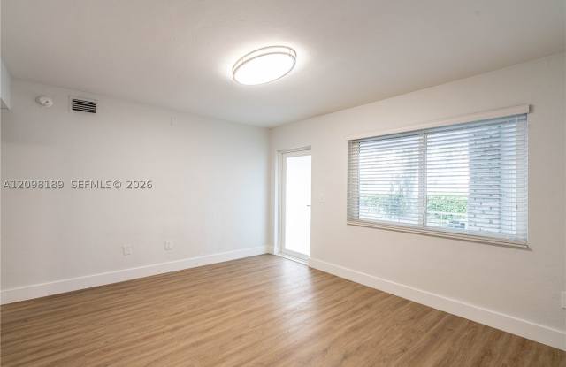 117 S Shore Dr Gallery 3