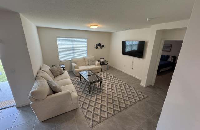 1349 Ashford Avenue NE Gallery 3