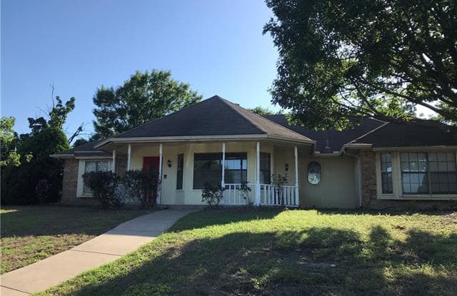 101 Honey Tree Court - 101 Honey Tree Court, DeSoto, TX 75115