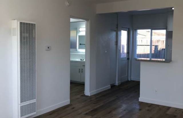 1600 W. 5th St. photos photos
