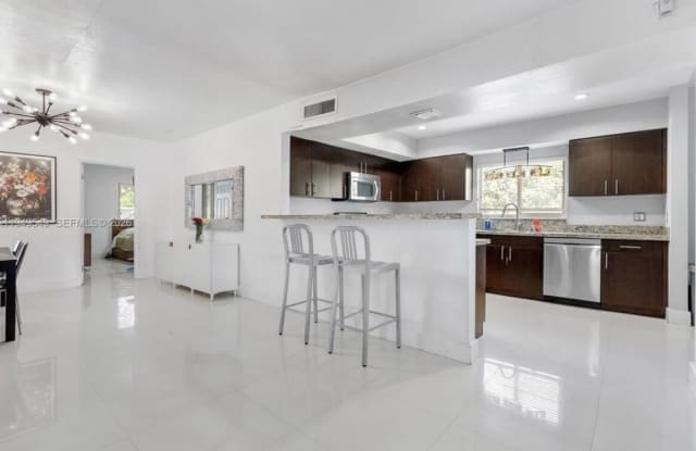 12660 GRIFFING Boulevard Gallery 3