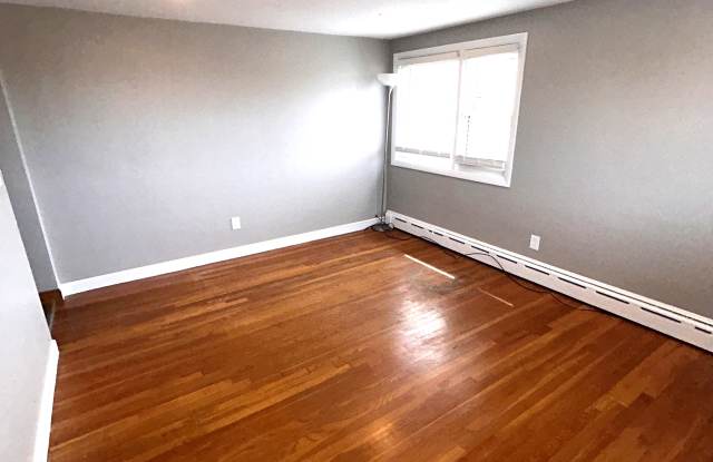 28 Curlew Rd - 28 Curlew Road, Quincy, MA 02169
