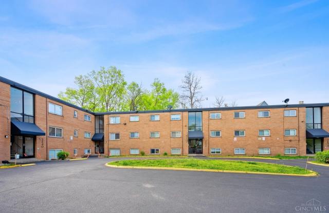 2640 Stanton Avenue - 2640 Stanton Avenue, Cincinnati, OH 45206