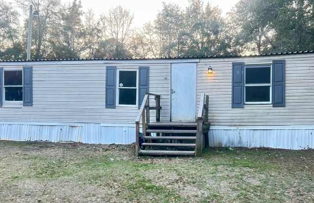 Available Now! Rent this affordable 3 bedroom home in Aiken! - 140 Courtillians Road, Aiken County, SC 29801