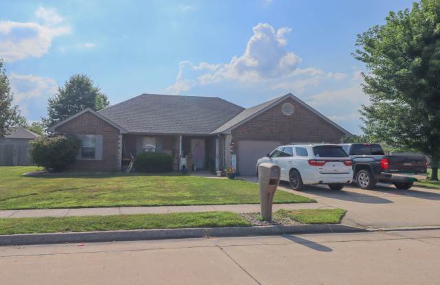 Spacious 3BR Ashland Home w/ 2-Car Garage & Large Backyard photos photos