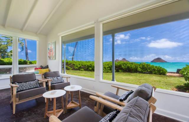 Gorgeous Oceanfront Home w/Mokulua Isle Views, Yard  AC: Lanikai Oceanside photos photos