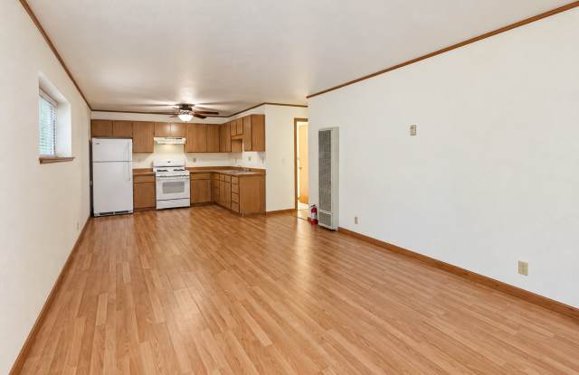 Charming 1-Bedroom Apartment Surrounded by Arcata Redwoods Gallery 4