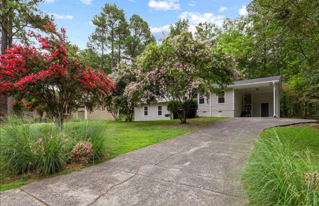 Fantastic Split Level, 4 Bedrooms, Updated Flooring, Kitchen and Bathrooms, Cul-de-Sac Lot, Pet Friendly! photos photos