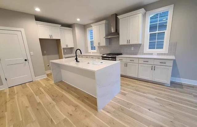 6499 Jean Drive Gallery 4