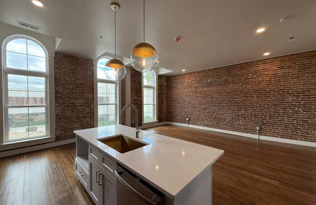 404 Shawnee Street - 1 photos photos