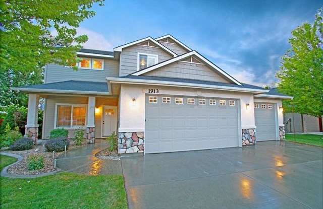 Beautiful home in Meridian, near Settler's Park Gallery 1