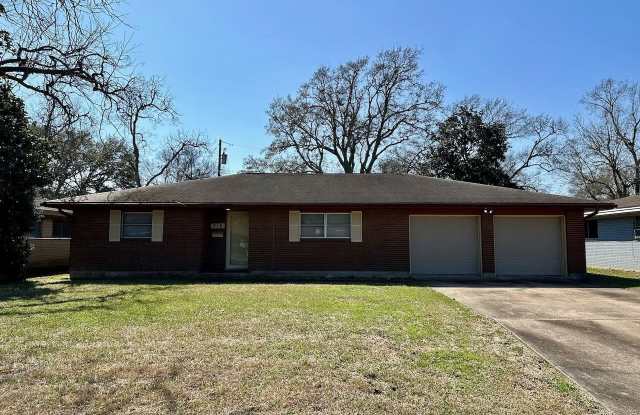 716 S 17th Street - 716 South 17th Street, Nederland, TX 77627
