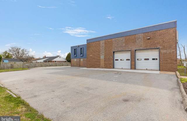 2207 SAINT JAMES CHURCH Road Gallery 2