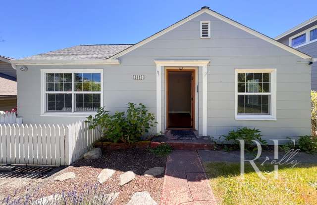Charming 2-Bedroom Home with Renovated Bath, Hardwood Floors & Spacious Fenced Yard photos photos