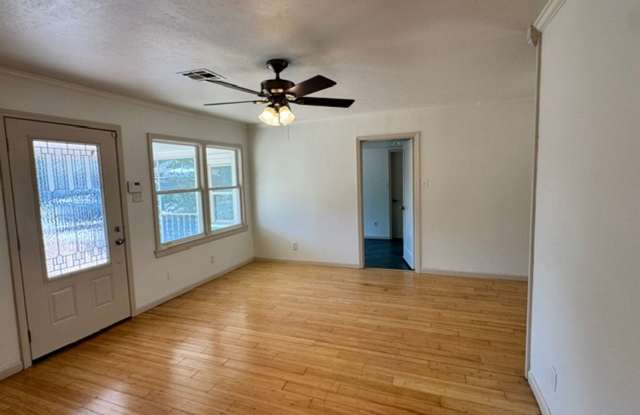 This 2 bedroom 1.5 bath Del city home offers new paint, no carpet for easy living and an updated bathroom! Call us today 405 691-6414! Gallery 4