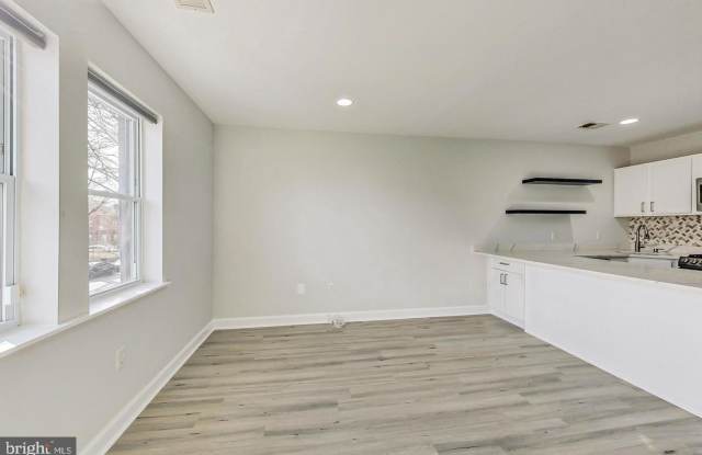 1710 W VIRGINIA Avenue NE Gallery 4