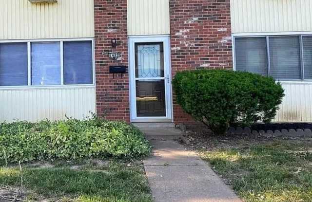 Spacious 3Bedroom / 1.5 Bath Available in Hazelwood - 7489 Hazelcrest Drive, Hazelwood, MO 63042