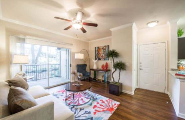 8085 N FM 620 Gallery 2