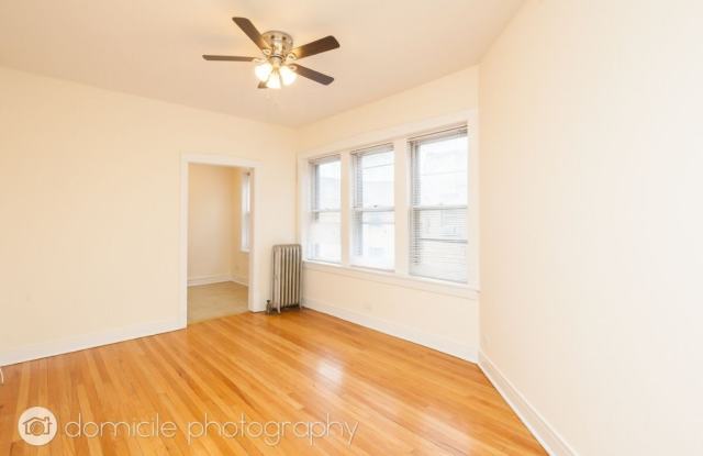 903 W Altgeld St photos photos