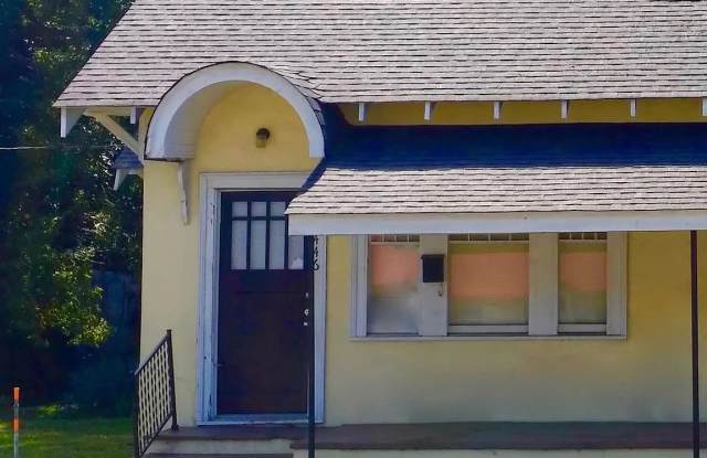 446 W Railroad Ave photos photos