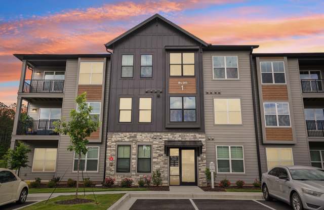 The Pullman Luxury Apartment Homes Gallery 2