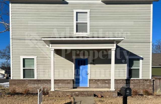 770 Spruce Street photos photos