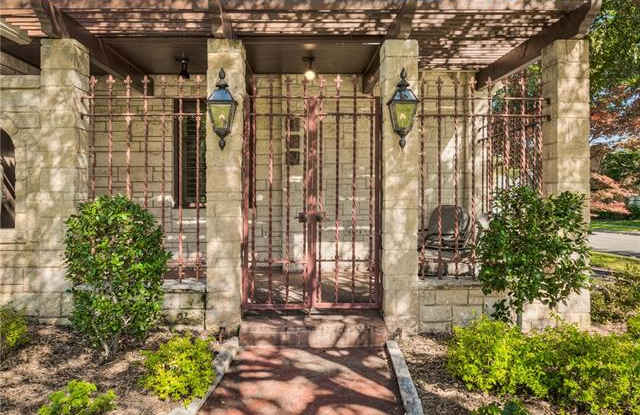 6125 Revere Place Gallery 3