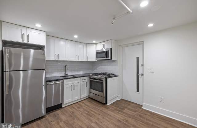 1514 NEWTON Street NW Gallery 4