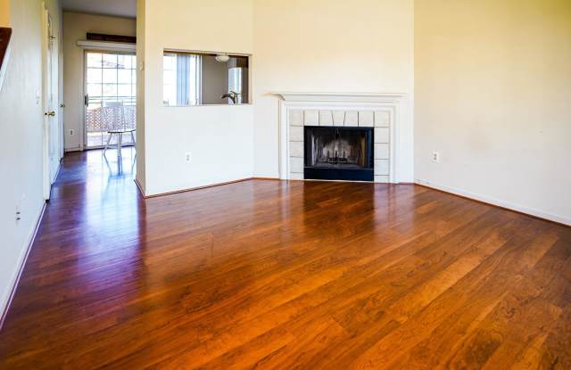 13558 HIGHLAND MEWS COURT Gallery 2