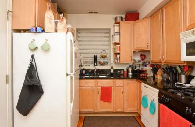 6303 Claremont Gallery 2