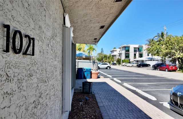 1021 N Victoria Park Rd photos photos