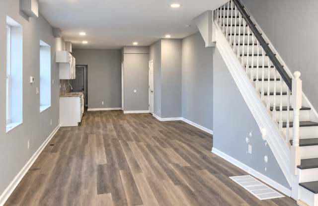 Beautifully Renovated 4-Bedroom Home with Central Air & Private Backyard Gallery 3