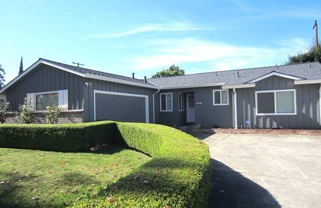 Beautiful Remodeled Home, New Kitchen/Bathrooms, Hardwood Floors, A/C, Bonus Room! photos photos