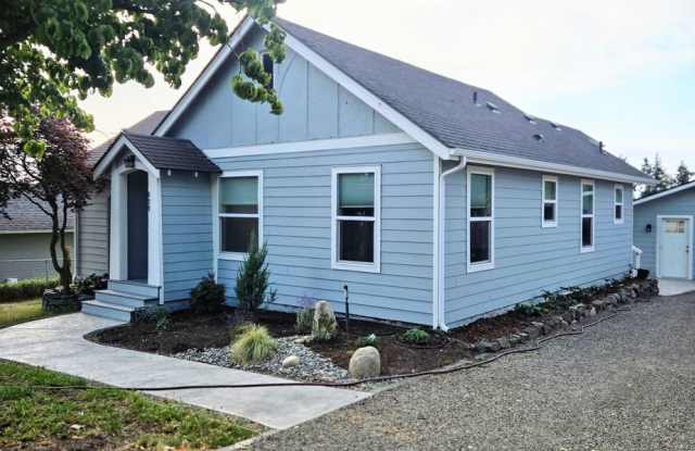 Newly Remodeled 2 Bedroom Home For Rent! photos photos