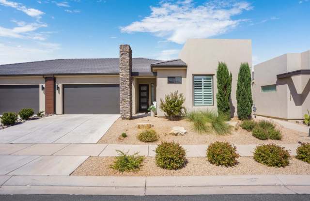 Beautiful Home! 55+ Community Gallery 1