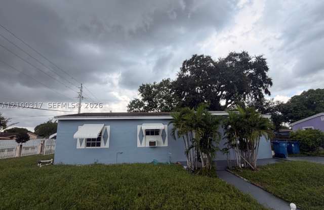16000 NW 17th Ct Gallery 1