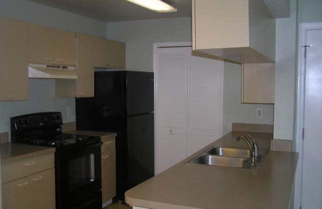 Chatham Landing Apts - 2550 N Alafaya Trl, University, FL 32826