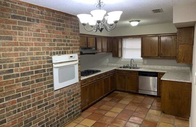 1405 Springbrook Gallery 3