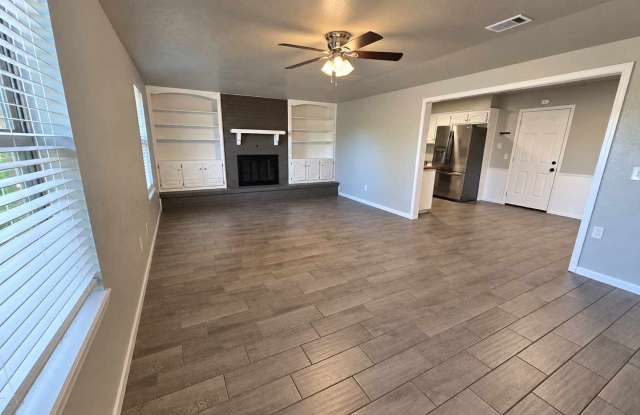 Charming Brick Home with Spacious Backyard in Southeast OKC Gallery 4