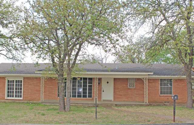 Great 2 Bdrm 1 Bath Home in Sanger Tx photos photos