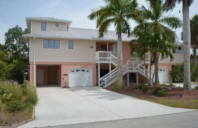 174-178 Anchorage Street - 174 Anchorage Street, Fort Myers Beach, FL 33931