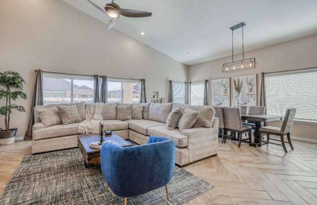 Eastside area for Short or Long Term Rental(Completely Furnished) Beautiful 4 bed/2.5 baths photos photos