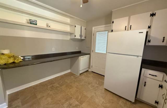 3 bedroom, 2 bath House Gallery 4