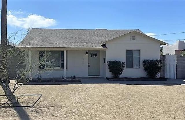 1347 E Clarendon Avenue - 1347 East Clarendon Avenue, Phoenix, AZ 85014