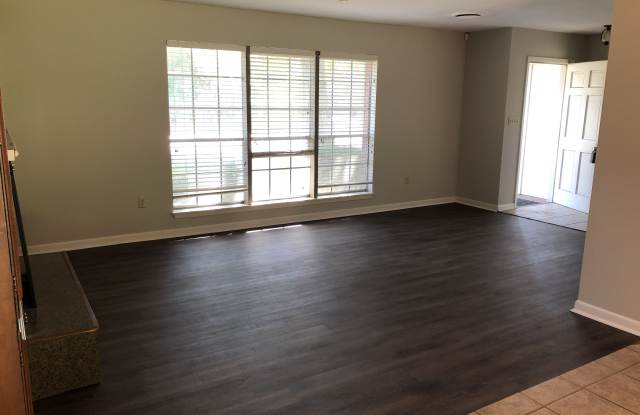 4545 Ridgewood Drive Gallery 3
