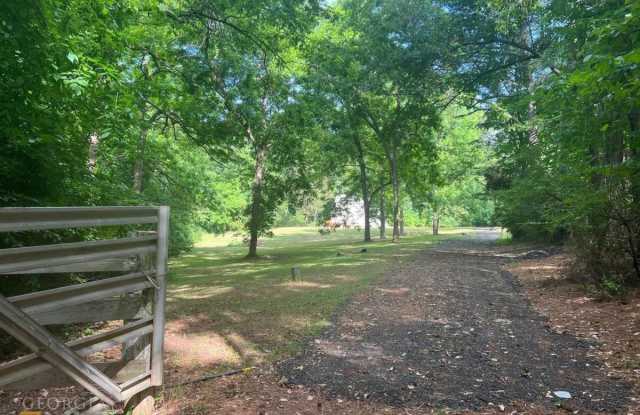 4310 Bouldercrest Road Gallery 4