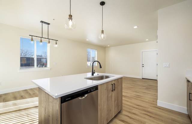 Nearly Brand Bew 3+2 apartment with parking! Gallery 3