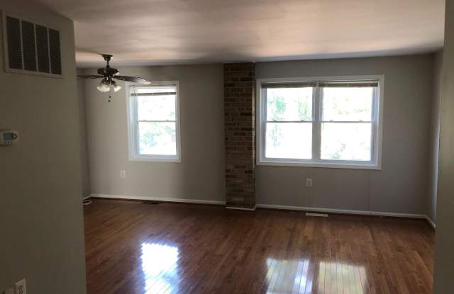 9814 LAKEPOINTE DRIVE Gallery 3